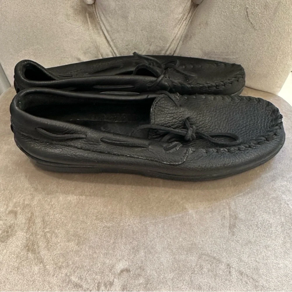 Minnetonka Men's 9 Black Classic Moosehide Leather Moccasins Loafers Pebble EUC